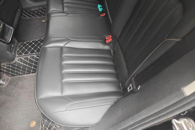 Used Volkswagen Passat 2020 Revised Version 280TSI Business Edition China VI Standard Left Rear Seat