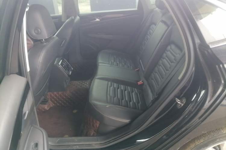 Used Volkswagen Passat 2020 330TSI Elite Edition China VI Left Rear Seat
