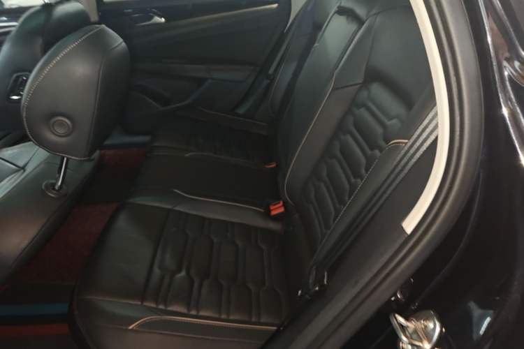 Used Volkswagen Passat 2020 Facelift 330TSI Elite Edition China VI Standard Left Rear Seat