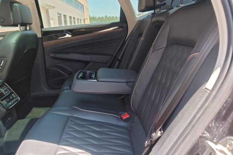 Used Volkswagen Passat 2020 Revised Version 330TSI Luxury Edition China VI Standard Left Rear Seat