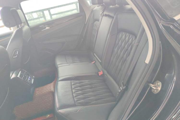 Used Volkswagen Passat 2020 330TSI Luxury Edition China VI Left Rear Seat
