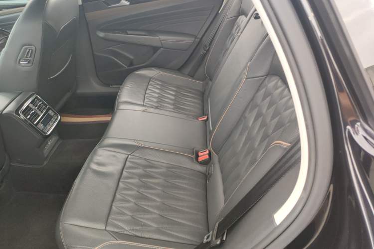 Used Volkswagen Passat 2020 330TSI Luxury Edition China VI Left Rear Seat