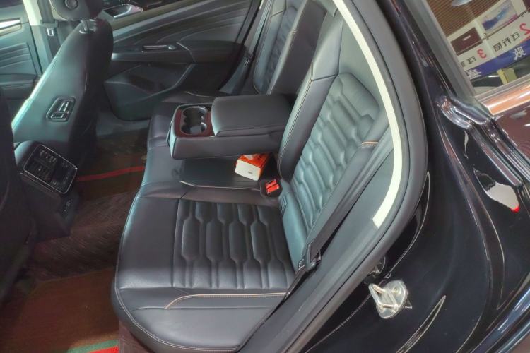 Used Volkswagen Passat 2020 Facelift 330TSI Elite Edition China VI Standard Left Rear Seat