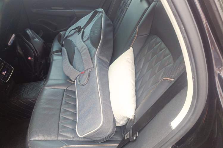 Used Volkswagen Passat 2020 330TSI Luxury Edition China VI Left Rear Seat