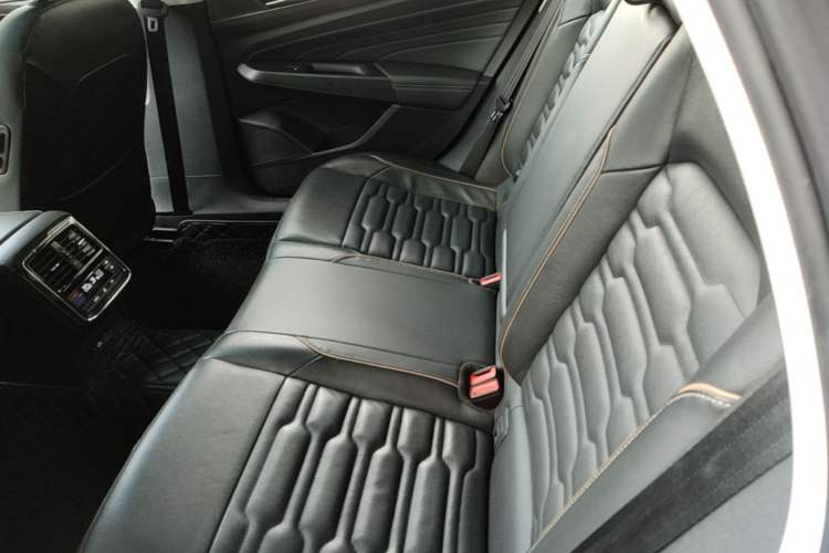 Used Volkswagen Passat 2020 330TSI Elite Edition China VI Left Rear Seat