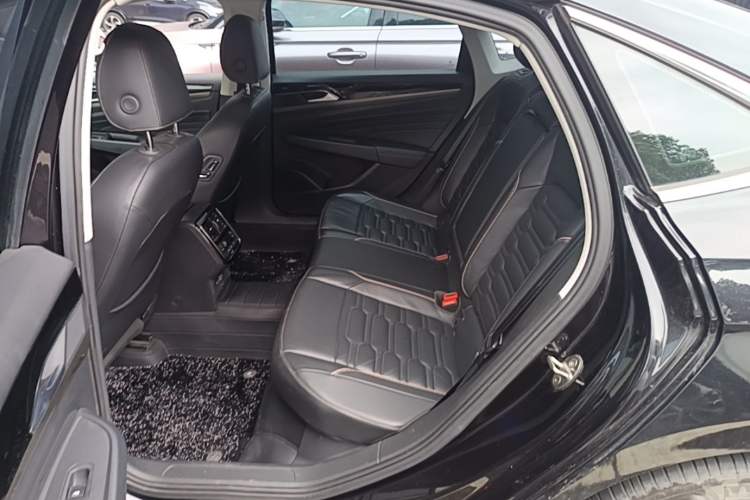 Used Volkswagen Passat 2020 330TSI Elite Edition China VI Left Rear Seat