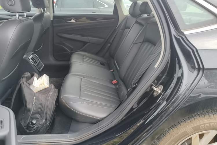 Used Volkswagen Passat 2020 Revised Version 280TSI Business Edition China VI Standard Left Rear Seat