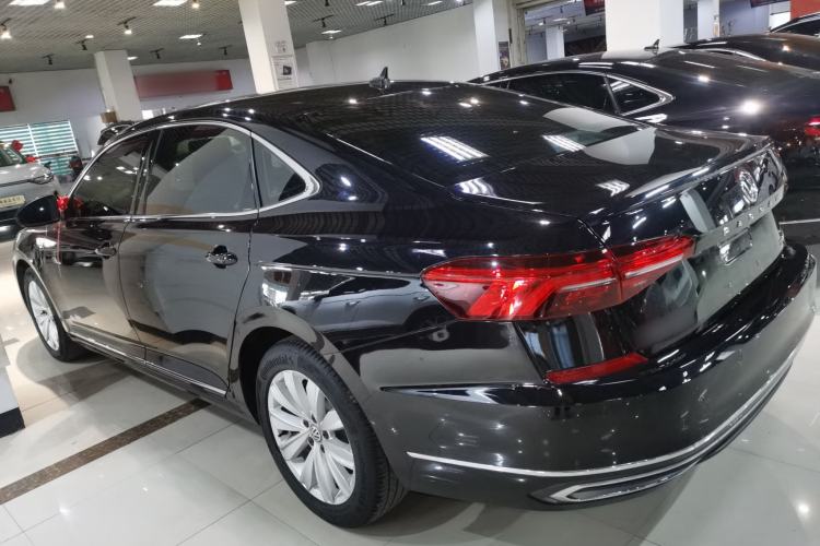 Used Volkswagen Passat 2020 330TSI Elite Edition China VI Left Side