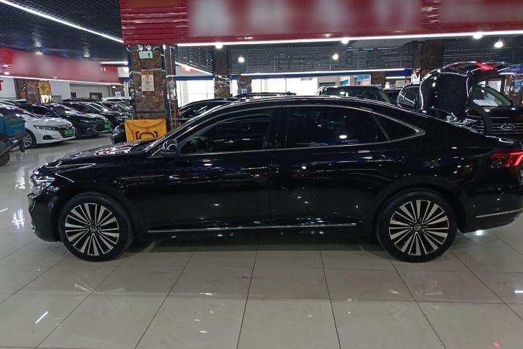 Used Volkswagen Passat 2020 Revised Version 330TSI Luxury Edition China VI Standard Left Side
