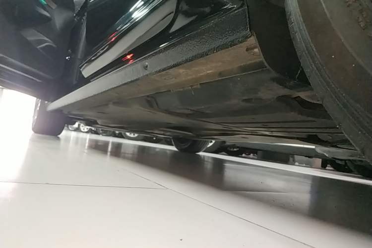 Used Volkswagen Passat 2020 330TSI Luxury Edition China VI Left Side Sill