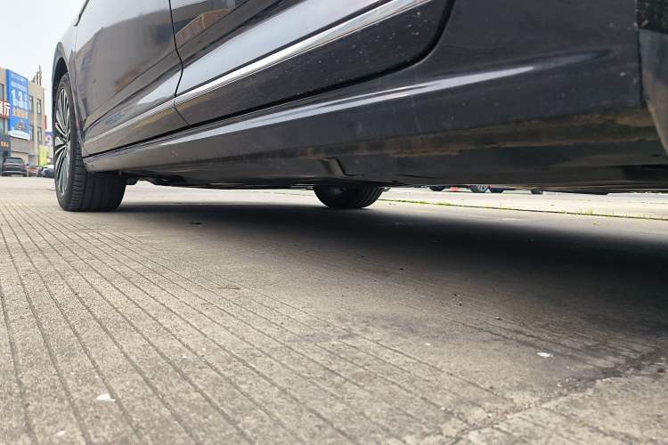 Used Volkswagen Passat 2020 Revised Version 330TSI Luxury Edition China VI Standard Left Side Sill