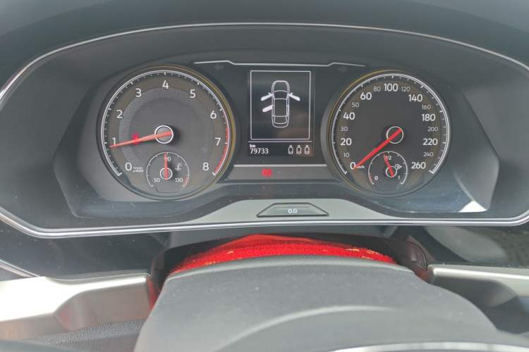 Used Volkswagen Passat 2020 330TSI Elite Edition China VI Odometer Close Up