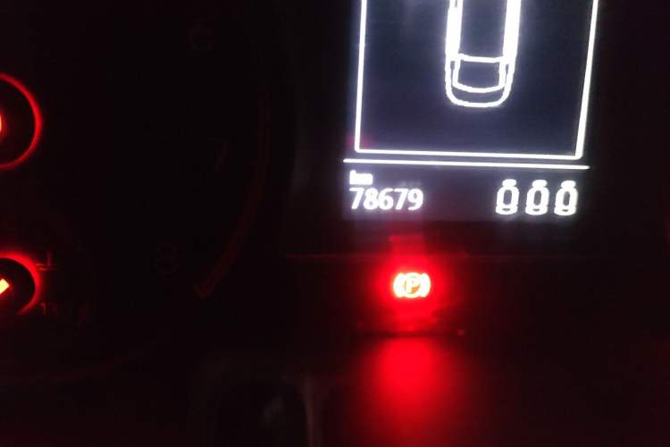 Used Volkswagen Passat 2020 330TSI Elite Edition China VI Odometer Close Up