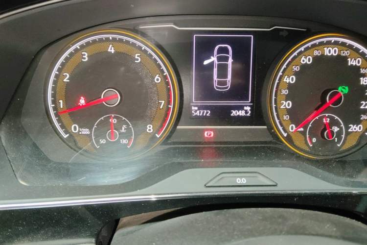 Used Volkswagen Passat 2020 Facelift 330TSI Elite Edition China VI Standard Odometer Close Up