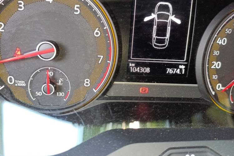 Used Volkswagen Passat 2020 Revised Version 280TSI Business Edition China VI Standard Odometer Close Up