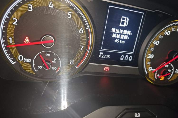 Used Volkswagen Passat 2020 330TSI Elite Edition China VI Odometer Close Up
