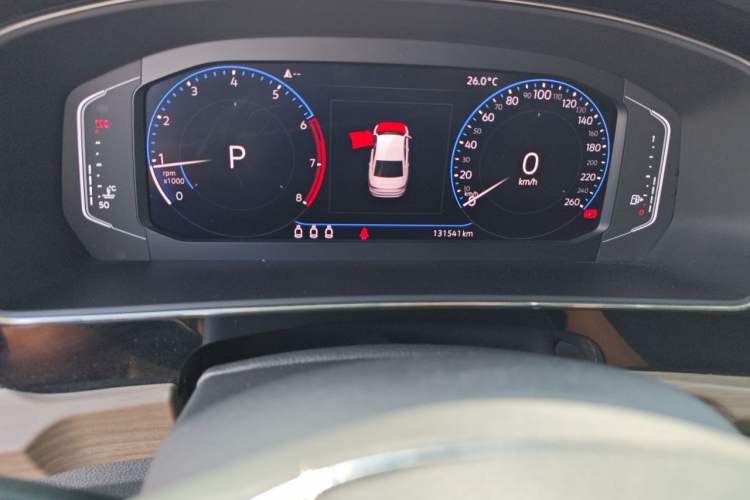 Used Volkswagen Passat 2020 330TSI Luxury Edition China VI Odometer Close Up