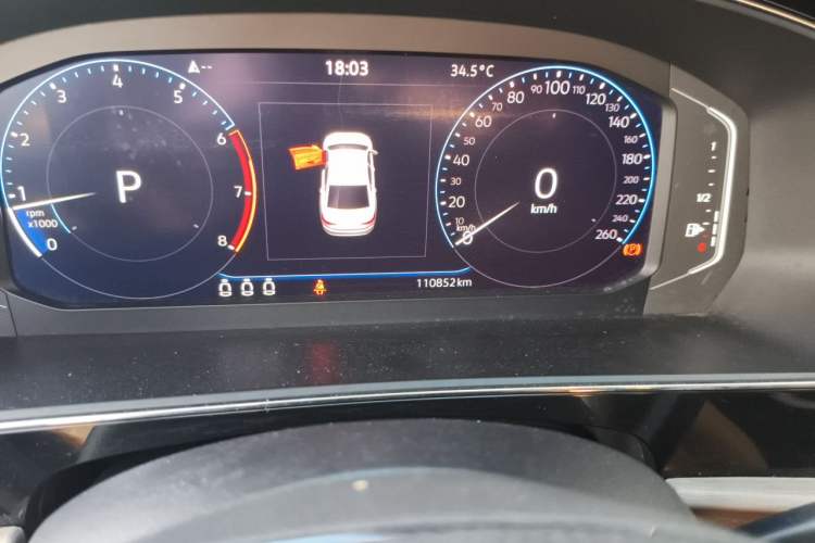 Used Volkswagen Passat 2020 Revised Version 330TSI Luxury Edition China VI Standard Odometer Close Up