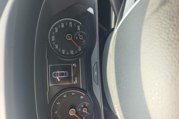 Used Volkswagen Passat 2020 Revised Version 280TSI Business Edition China VI Standard Odometer Close Up