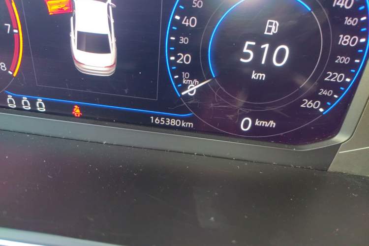 Used Volkswagen Passat 2020 Revised Version 330TSI Luxury Edition China VI Standard Odometer Close Up