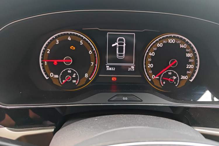 Used Volkswagen Passat 2020 Revised Version 280TSI Business Edition China VI Standard Odometer Close Up