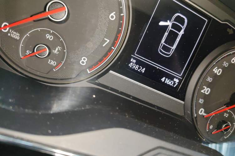Used Volkswagen Passat 2020 280TSI Business Edition China VI Standard Odometer Close Up