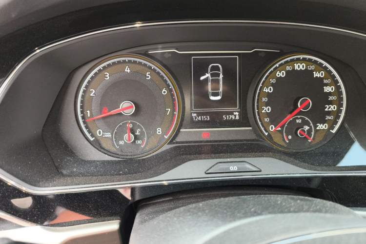Used Volkswagen Passat 2020 Revised Version 280TSI Business Edition China VI Standard Odometer Close Up