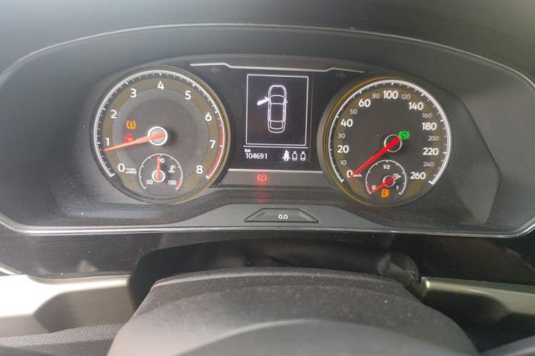 Used Volkswagen Passat 2020 330TSI Elite Edition China VI Odometer Close Up