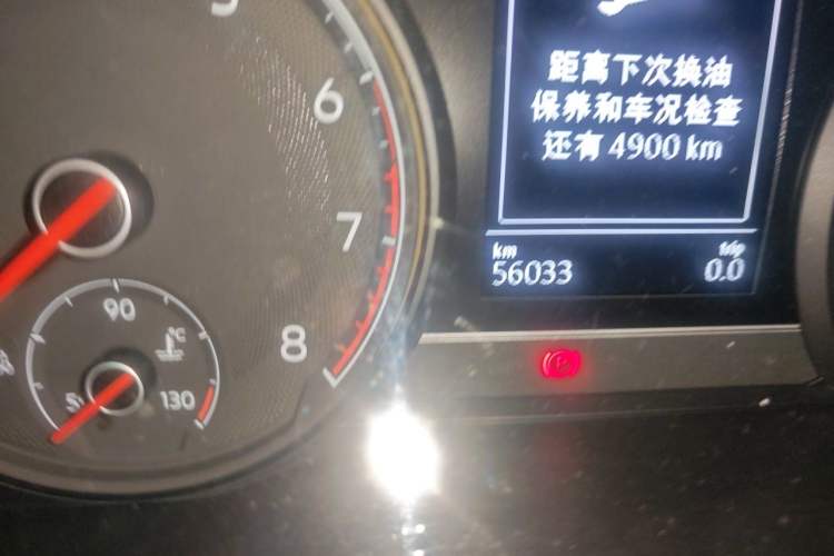 Used Volkswagen Passat 2020 330TSI Elite Edition China VI Odometer Close Up