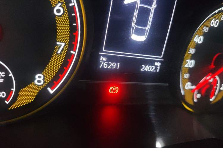 Used Volkswagen Passat 2020 280TSI Business Edition China VI Standard Odometer Close Up