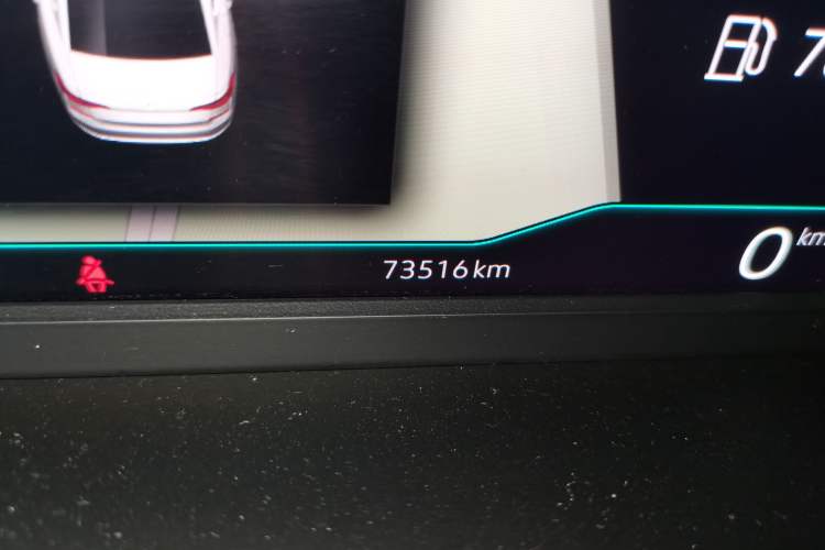 Used Volkswagen Passat 2020 330TSI Luxury Edition China VI Odometer Close Up
