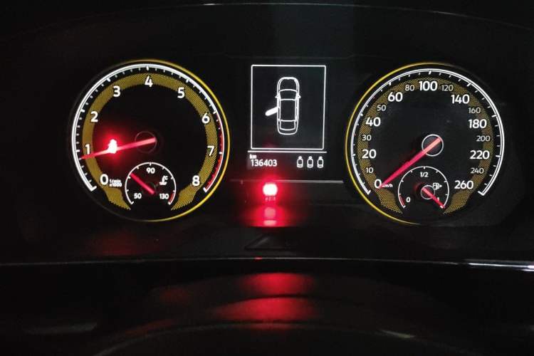 Used Volkswagen Passat 2020 330TSI Elite Edition China VI Odometer Close Up