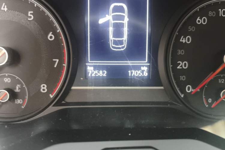 Used Volkswagen Passat 2020 Revised Version 280TSI Business Edition China VI Standard Odometer Close Up