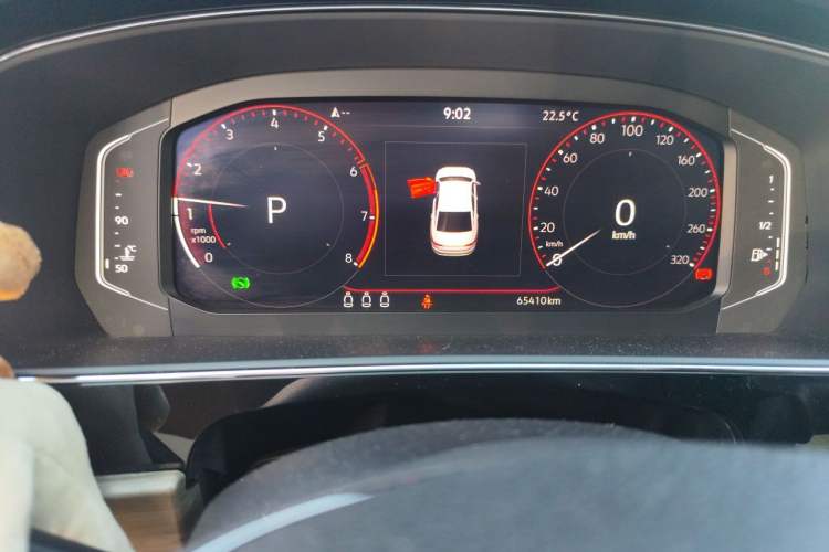 Used Volkswagen Passat 2020 Revised Version 330TSI Luxury Edition China VI Standard Odometer Close Up