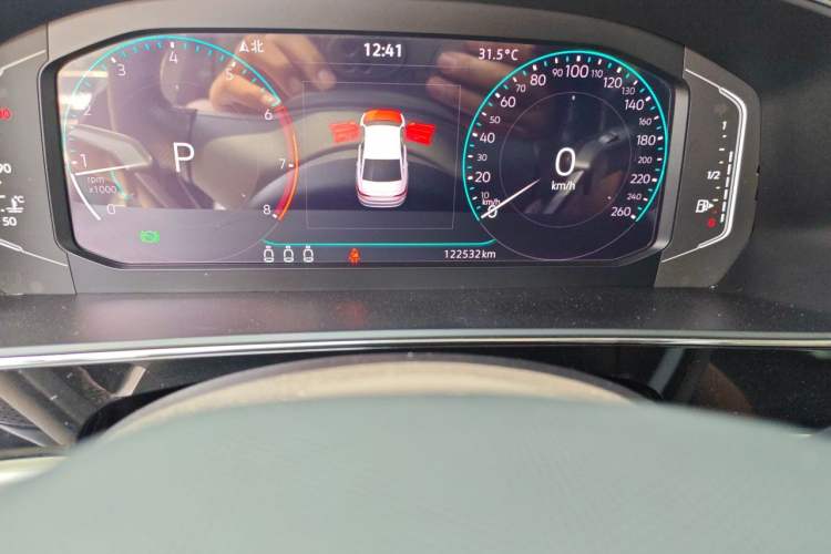 Used Volkswagen Passat 2020 Revised Version 330TSI Luxury Edition China VI Standard Odometer Close Up