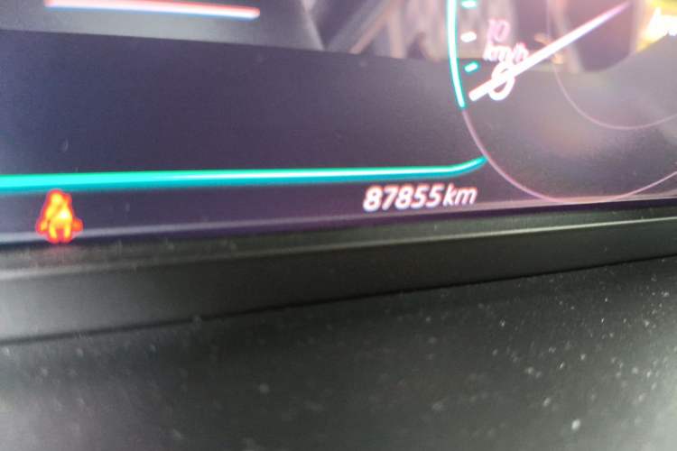 Used Volkswagen Passat 2020 Revised Version 330TSI Luxury Edition China VI Standard Odometer Close Up