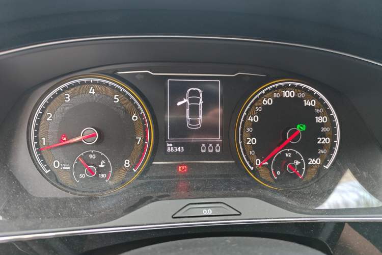 Used Volkswagen Passat 2020 330TSI Elite Edition China VI Odometer Close Up