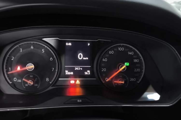 Used Volkswagen Passat 2020 Revised Version 280TSI Business Edition China VI Standard Odometer Close Up
