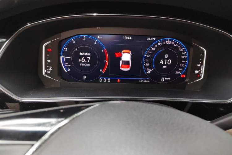 Used Volkswagen Passat 2020 Revised Version 330TSI Luxury Edition China VI Standard Odometer Close Up