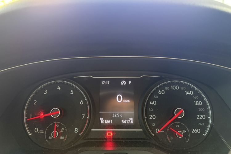 Used Volkswagen Passat 2020 Revised Version 280TSI Business Edition China VI Standard Odometer Close Up