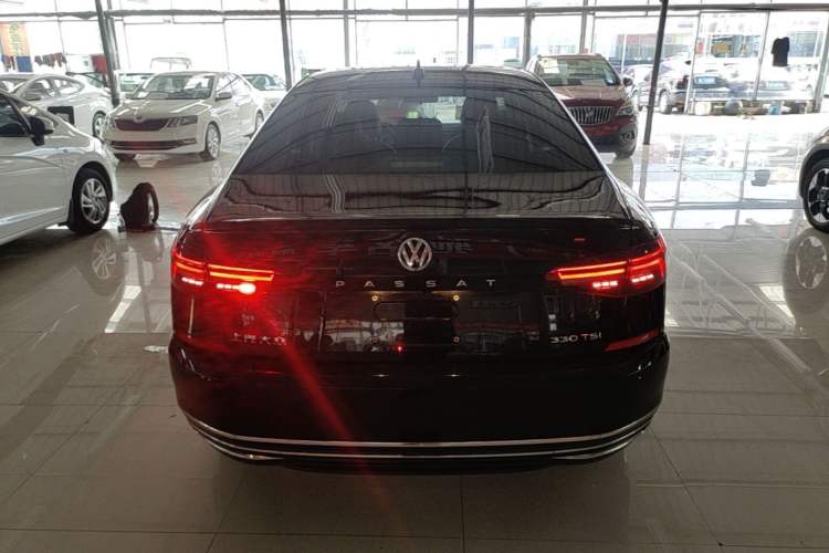 Used Volkswagen Passat 2020 330TSI Elite Edition China VI Rear