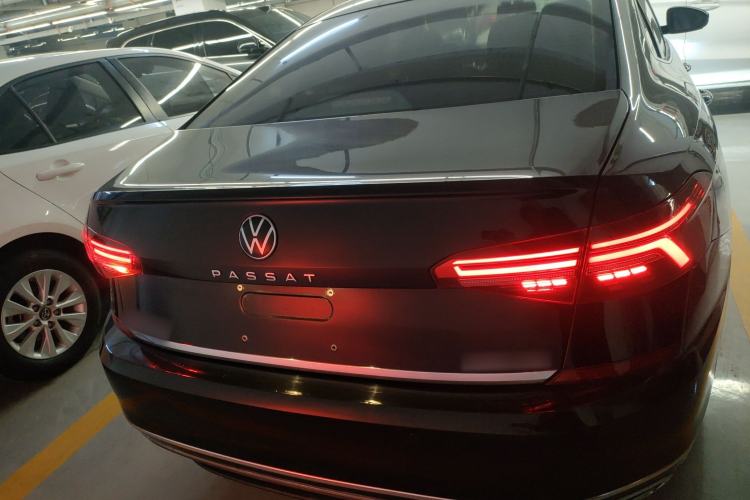 Used Volkswagen Passat 2020 Revised Version 330TSI Luxury Edition China VI Standard Rear