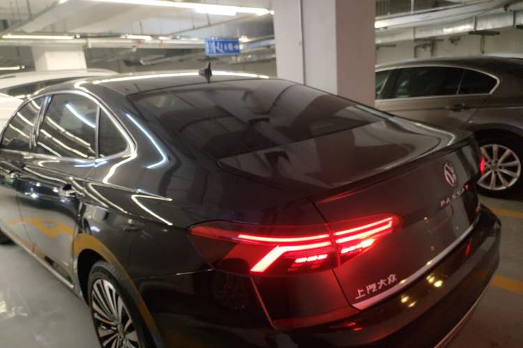 Used Volkswagen Passat 2020 Revised Version 330TSI Luxury Edition China VI Standard Rear Left 45 Deg