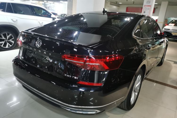 Used Volkswagen Passat 2020 330TSI Elite Edition China VI Rear Right 45 Deg
