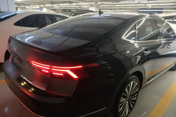 Used Volkswagen Passat 2020 Revised Version 330TSI Luxury Edition China VI Standard Rear Right 45 Deg