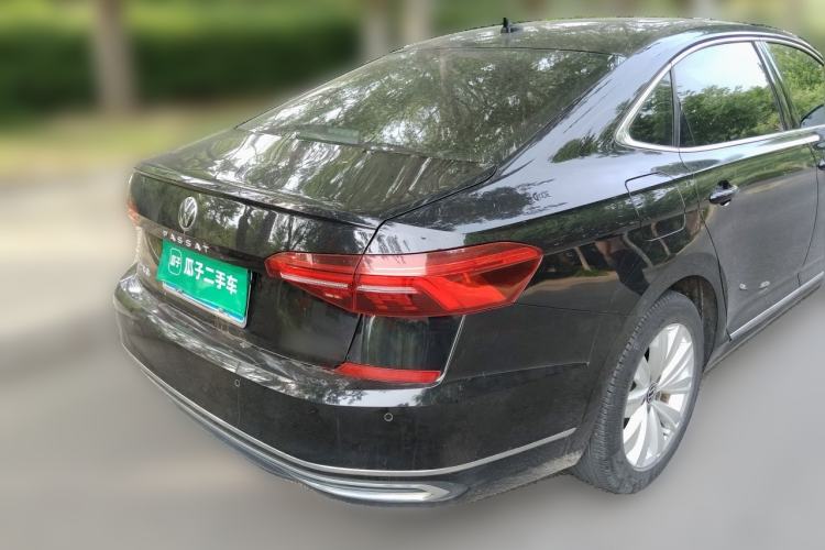 Used Volkswagen Passat 2020 330TSI Elite Edition China VI Rear Right 45 Deg