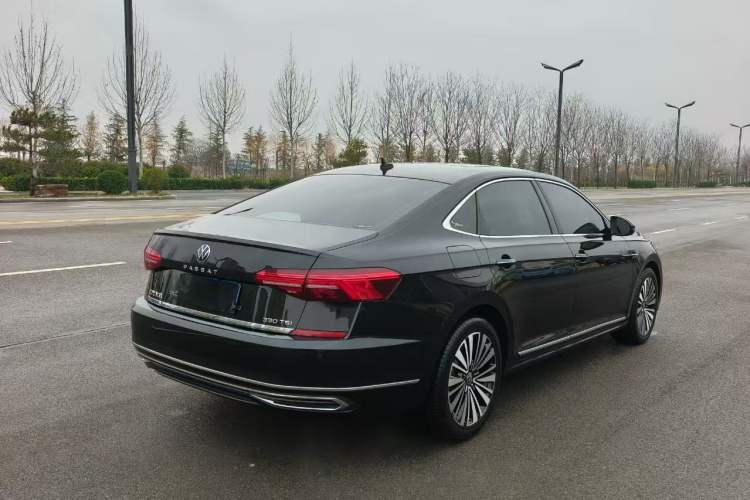Used Volkswagen Passat 2020 Revised Version 330TSI Luxury Edition China VI Standard Rear Right 45 Deg