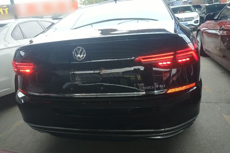 Used Volkswagen Passat 2020 330TSI Luxury Edition China VI Rear
