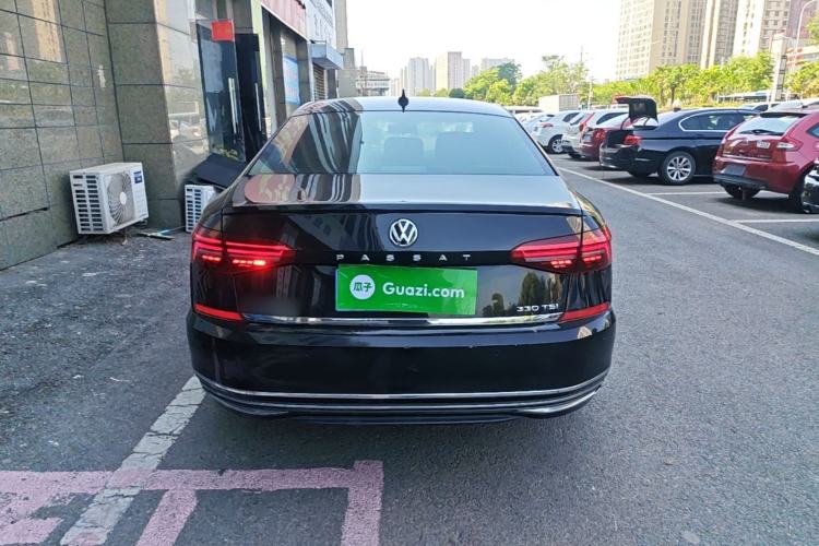 Used Volkswagen Passat 2020 330TSI Luxury Edition China VI Rear