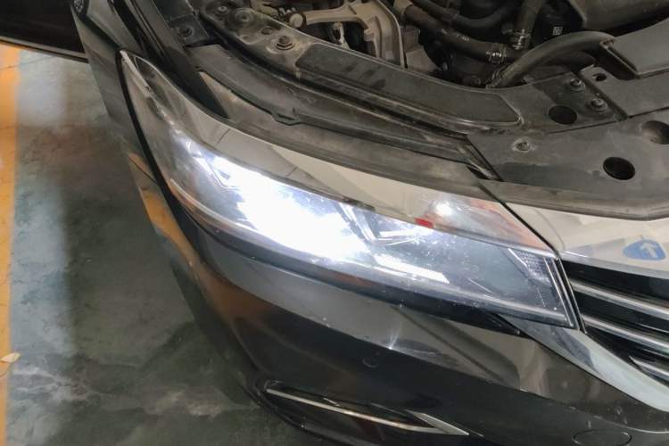 Used Volkswagen Passat 2020 Facelift 330TSI Elite Edition China VI Standard Right Front Headlight
